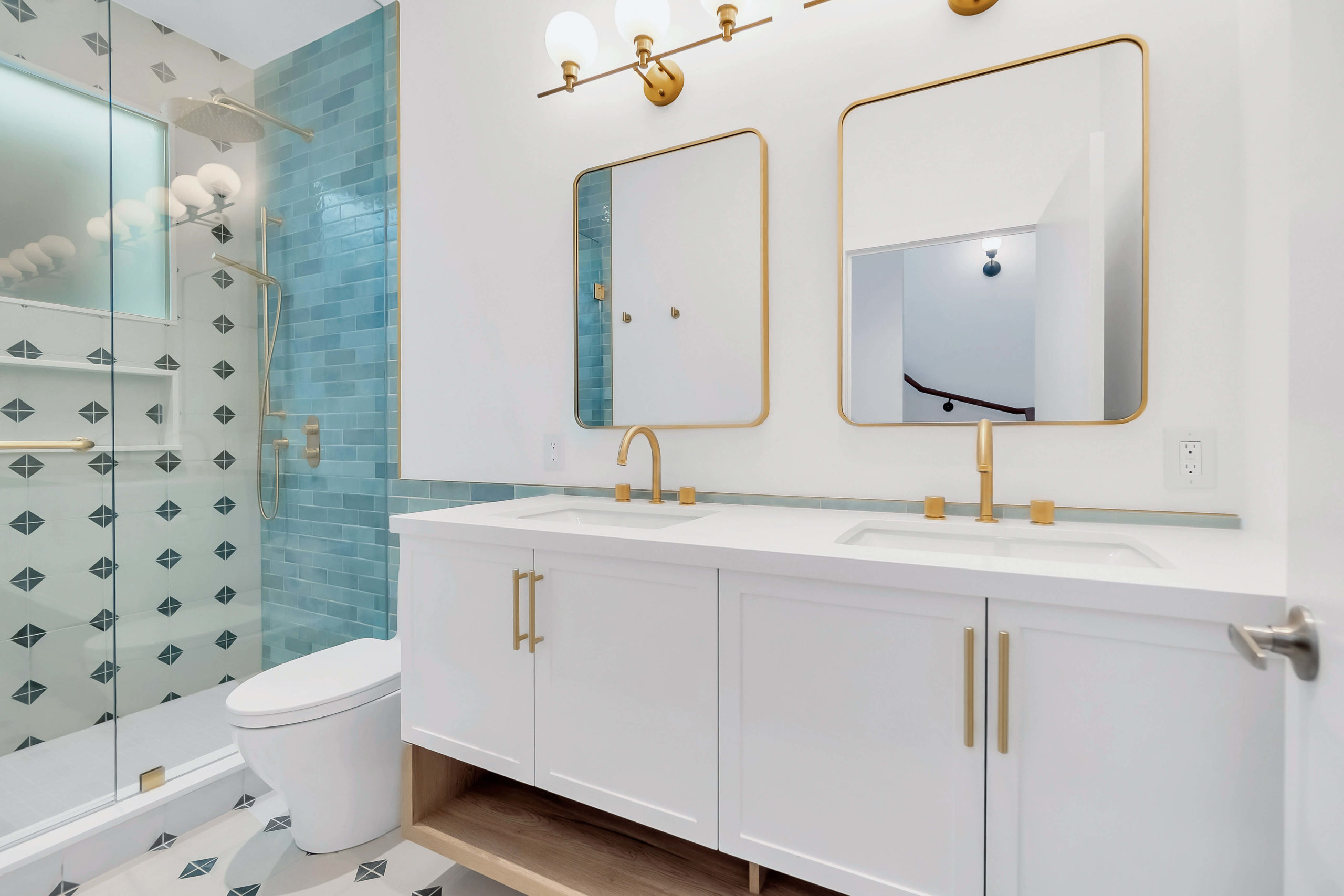 19_Distillery-District-Loft-Renovation-BATHROOM-scaled
